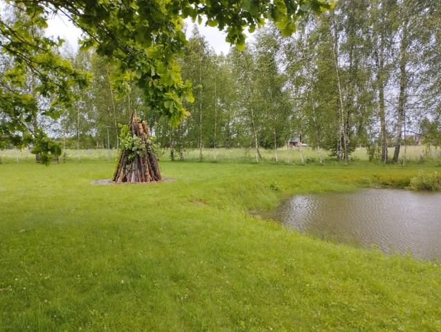 Pie Maļinovas pagasta Saieta nama laukumā